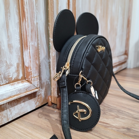 NWT Disney Mickey Mouse Quilted Crossbody - Picture 4 of 6